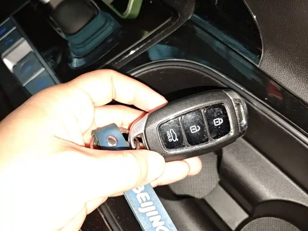 Hyundai Elantra — миниатюра 9