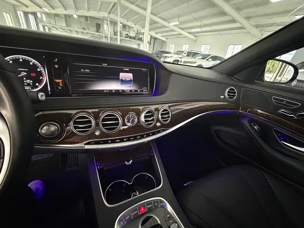 Mercedes-Benz S-Class — миниатюра 9