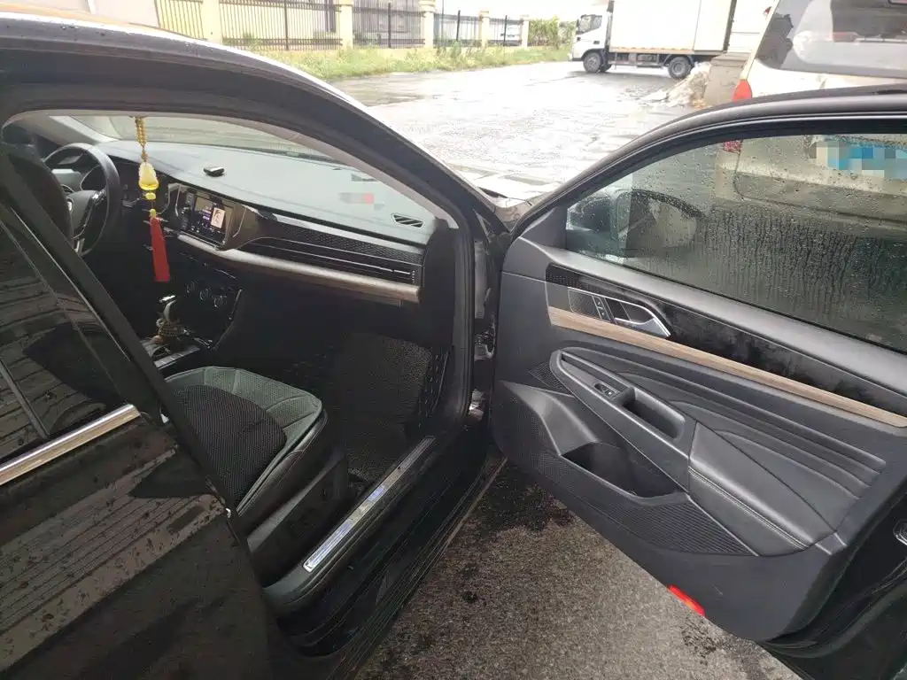 Volkswagen Passat PHEV — миниатюра 18