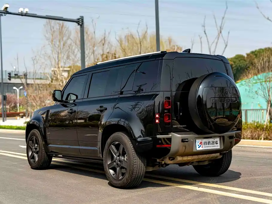 Land Rover Land Rover Defender 2025 110 3.0T P400 X-Dynamic SE