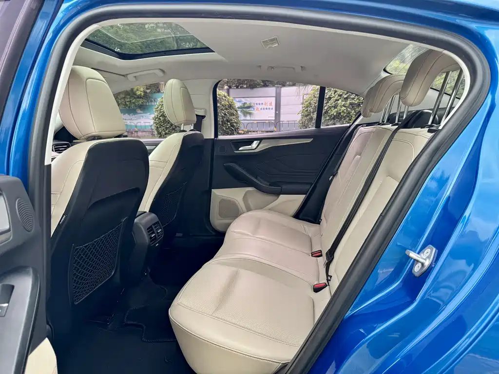 Ford Focus — миниатюра 12