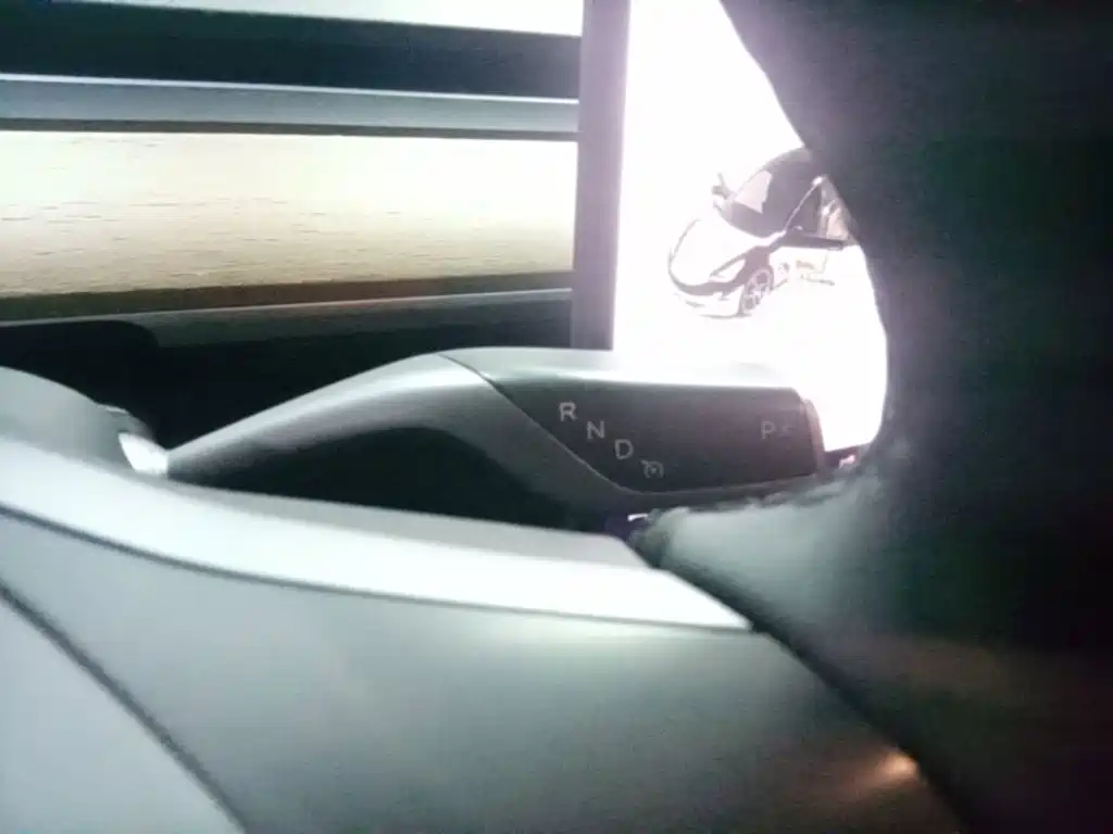 Tesla Model 3 — миниатюра 14