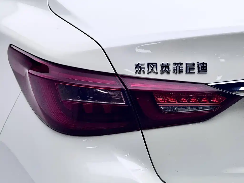 Infiniti Q50L — миниатюра 18