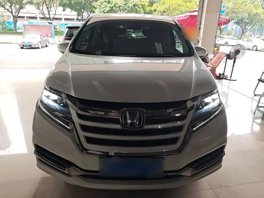 Honda Elysion — миниатюра 3