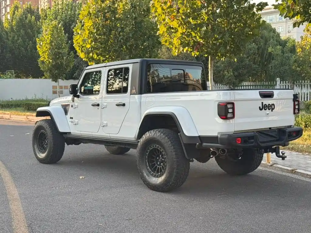Jeep Gladiator — миниатюра 5