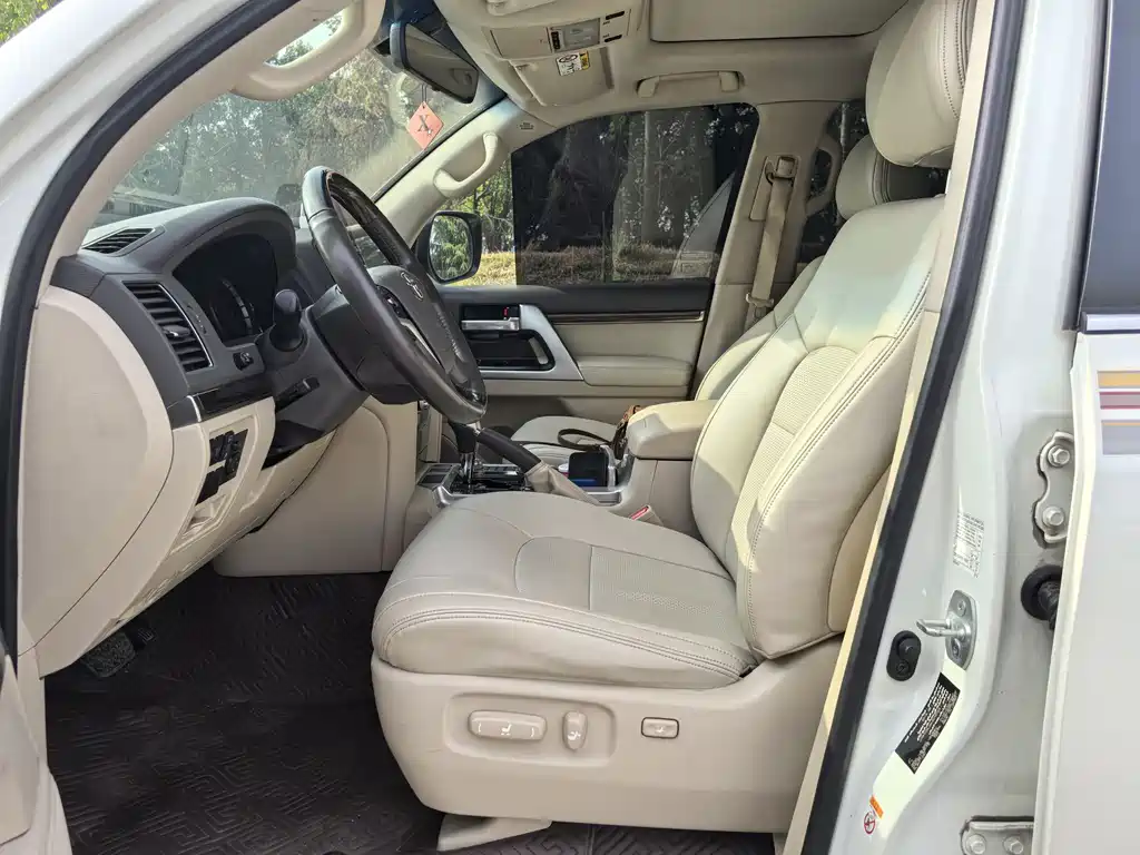 Toyota Land Cruiser 2019 5.7L VX-R