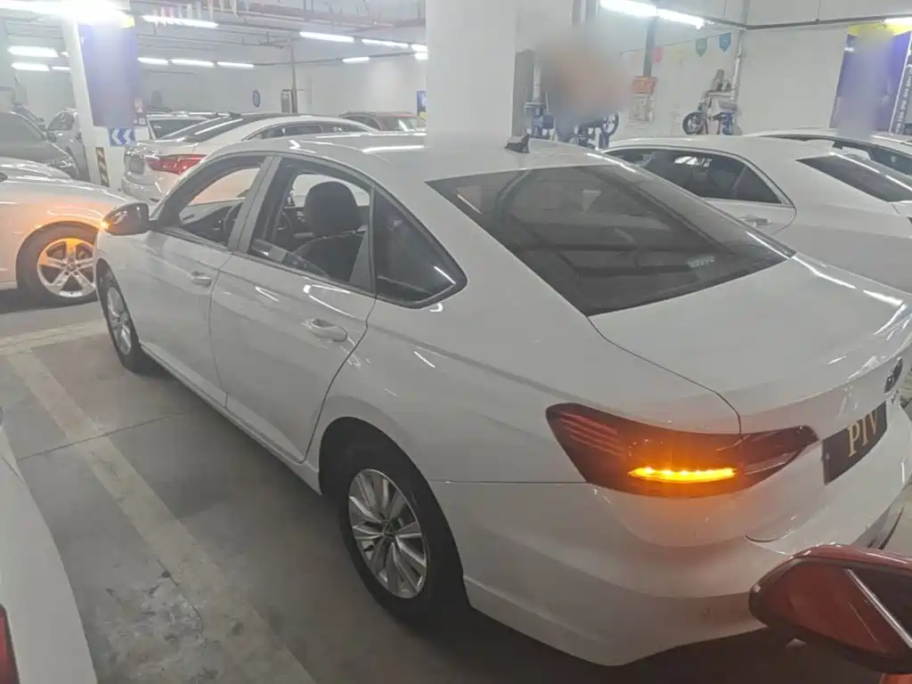 Volkswagen Lavida — миниатюра 5