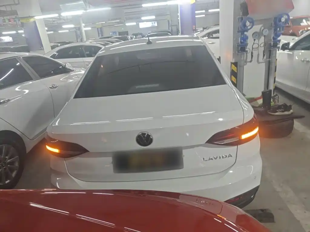 Volkswagen Lavida — миниатюра 6