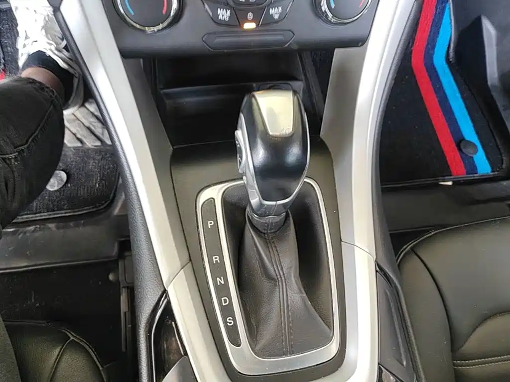 Ford Mondeo — миниатюра 14