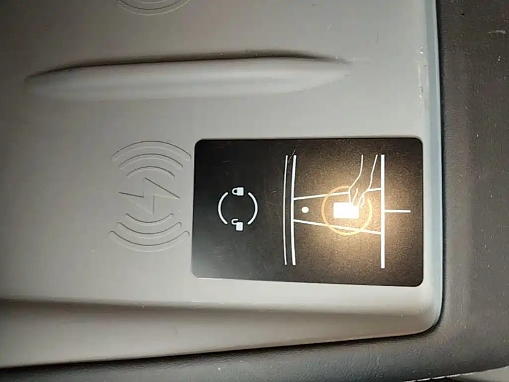 Tesla Model 3 — миниатюра 9