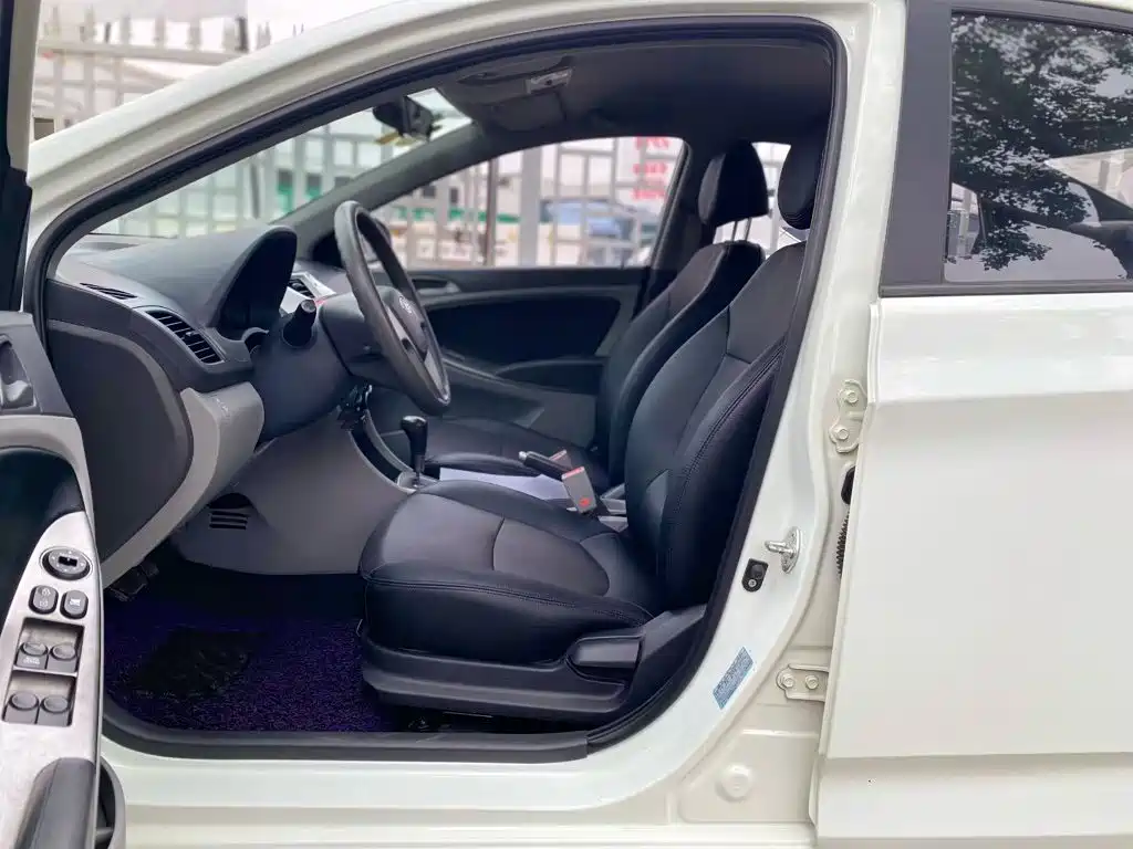 Hyundai Verna — миниатюра 12