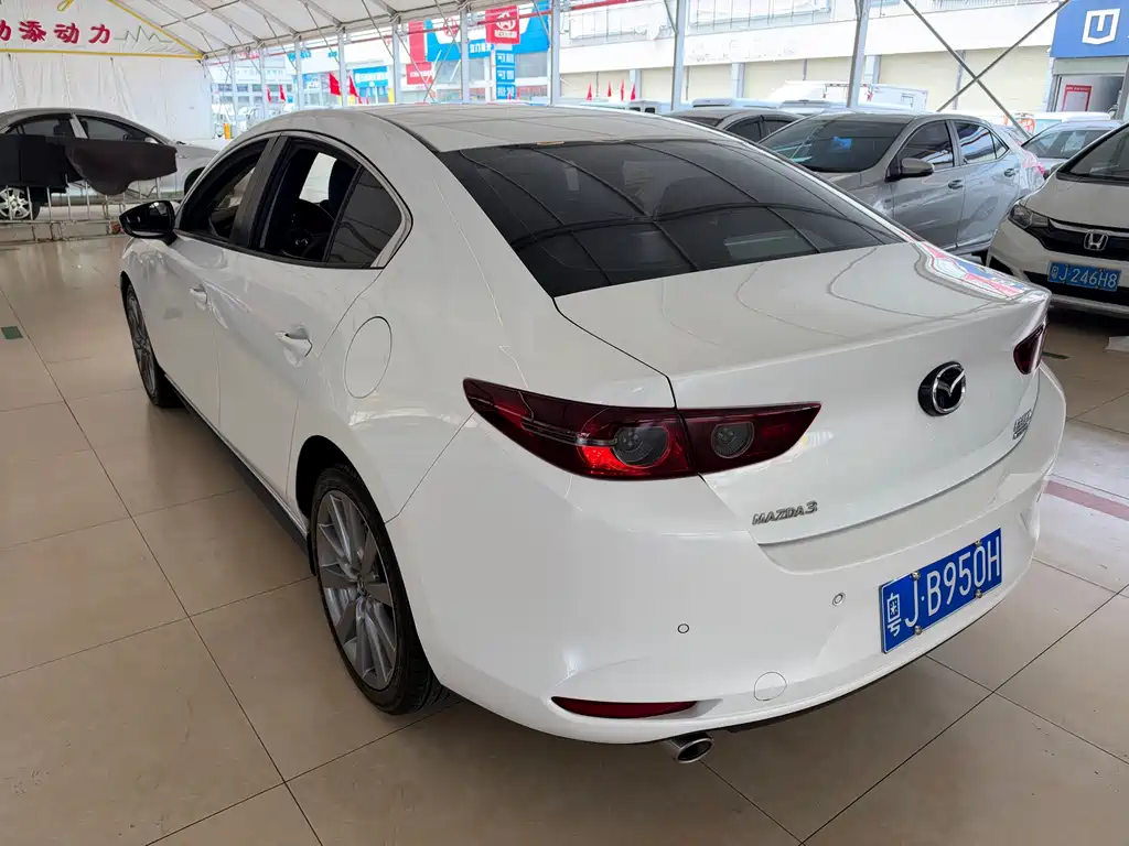 Mazda 3 Axela — миниатюра 11