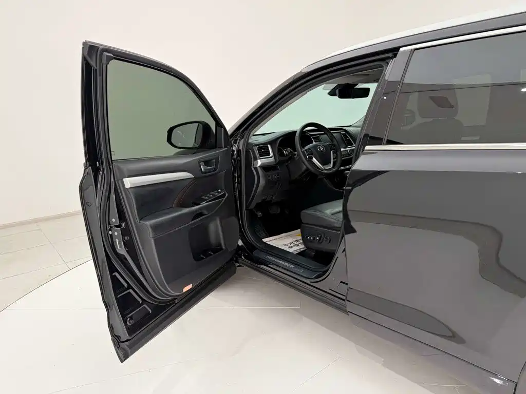 Toyota Highlander — миниатюра 24