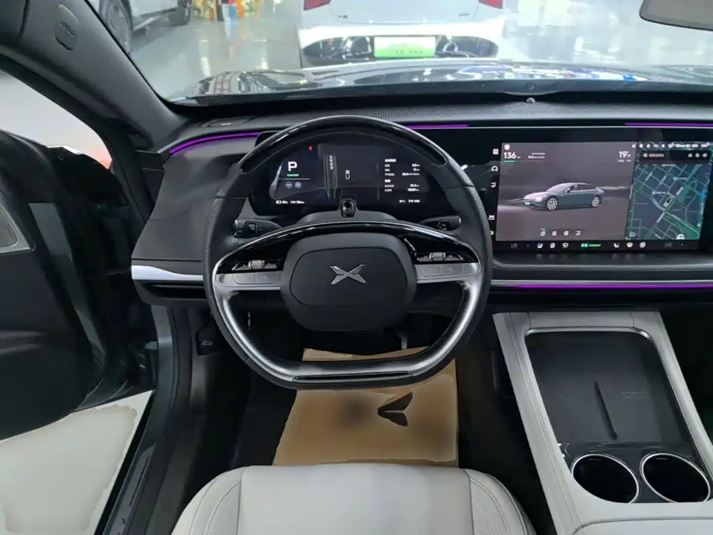 XPeng P7 — миниатюра 11