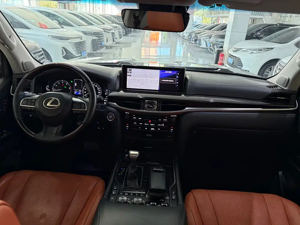 Lexus LX — миниатюра 14