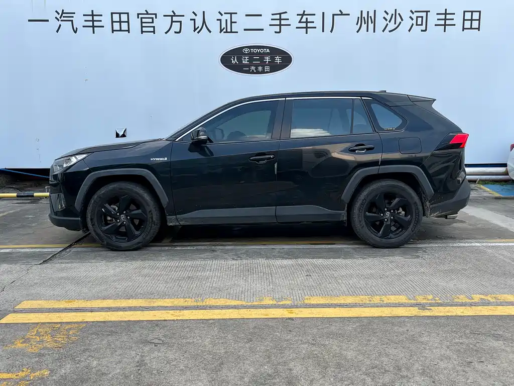 Toyota RAV4 — миниатюра 4