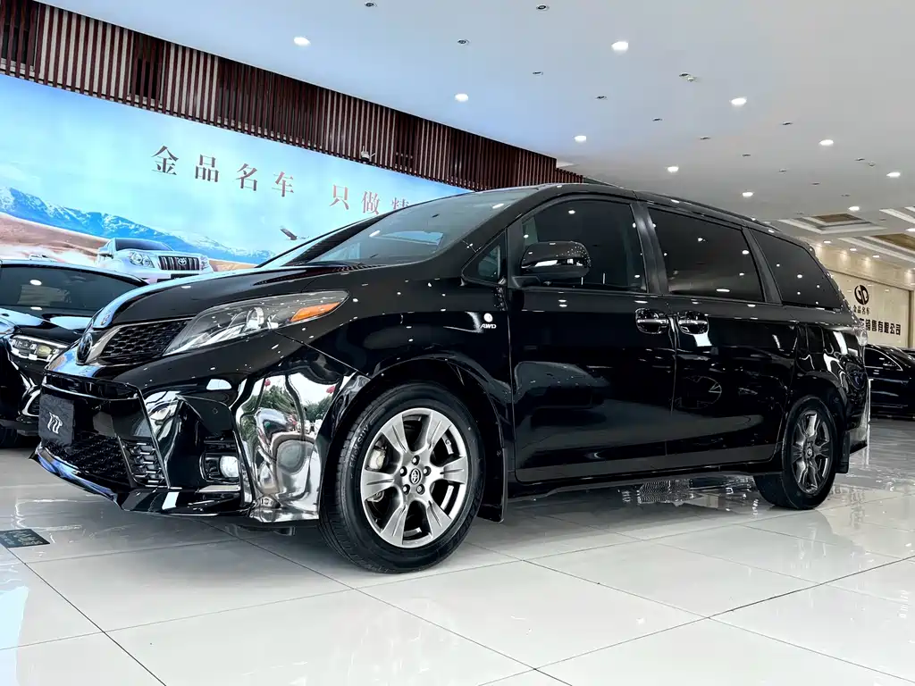 Toyota Sienna — миниатюра 2