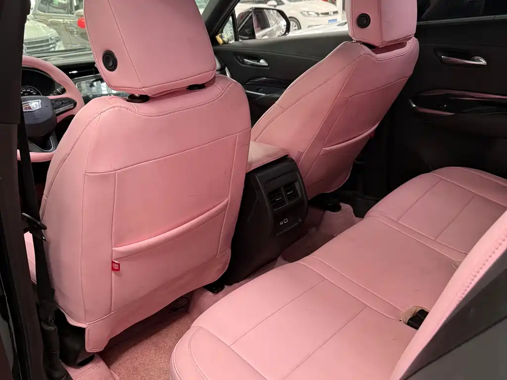 Cadillac XT4 — миниатюра 6