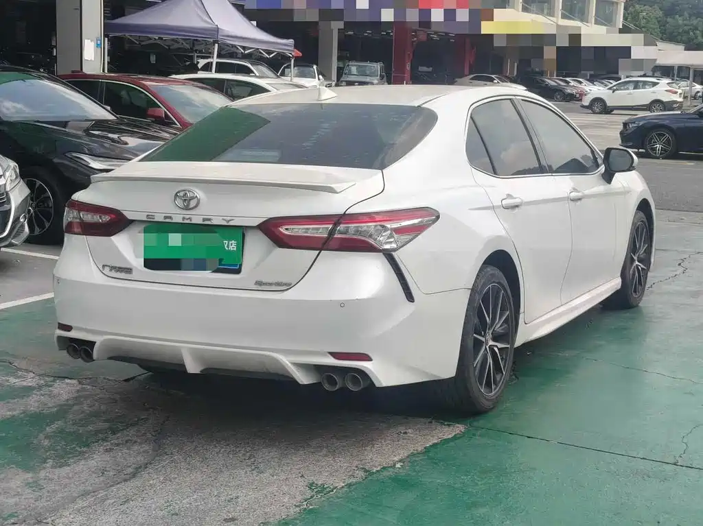Toyota Camry — миниатюра 4