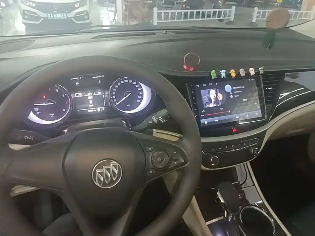 Buick Verano — миниатюра 10
