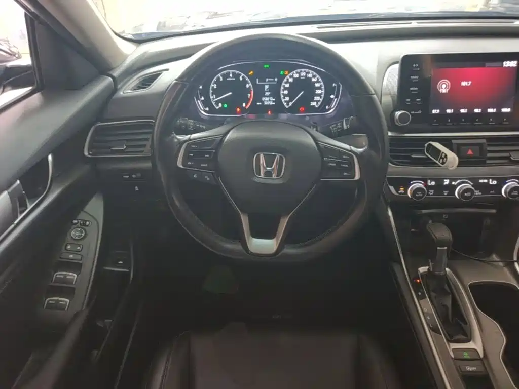 Honda Accord — миниатюра 11