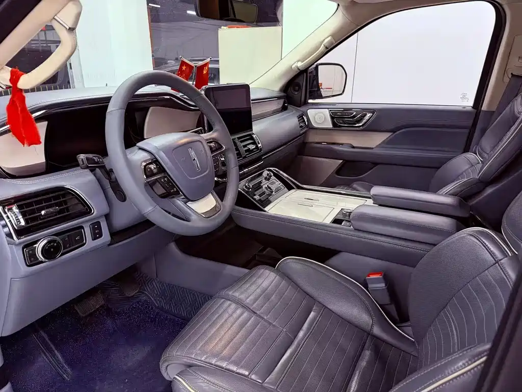 Lincoln Navigator — миниатюра 4