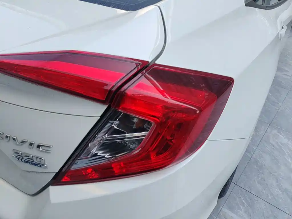 Honda Civic — миниатюра 8