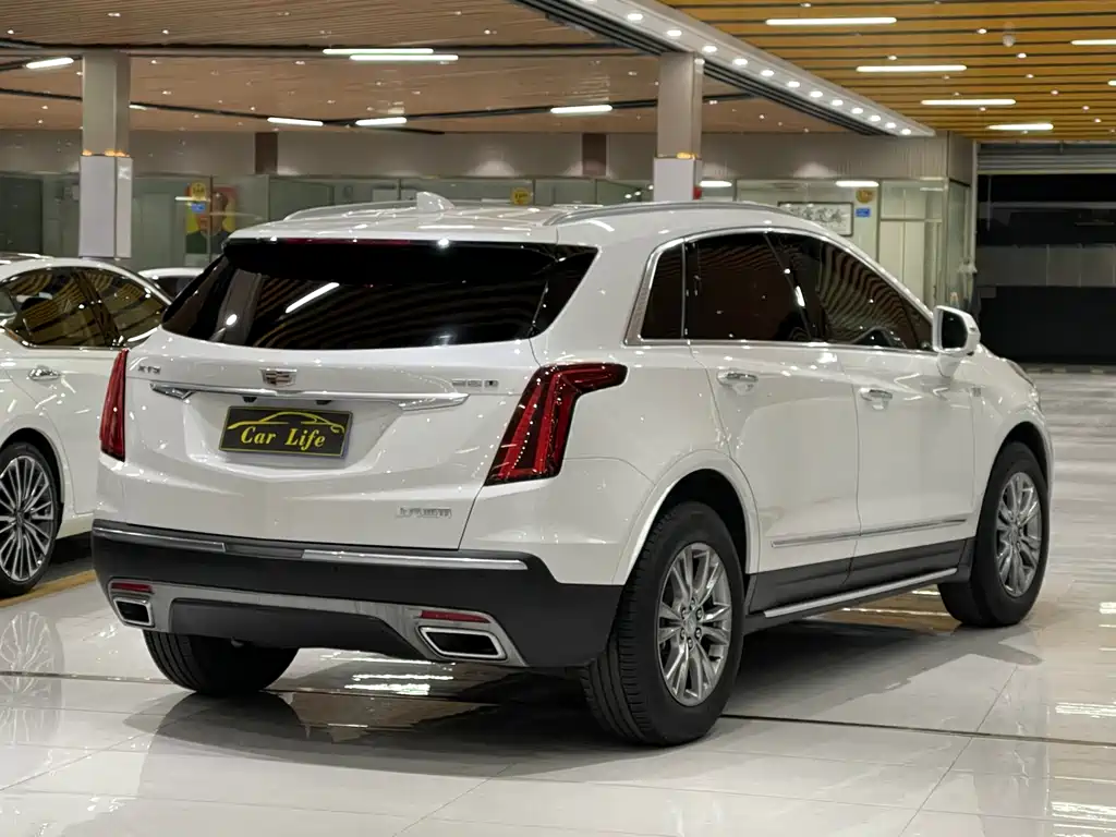 CADILLAC XT5