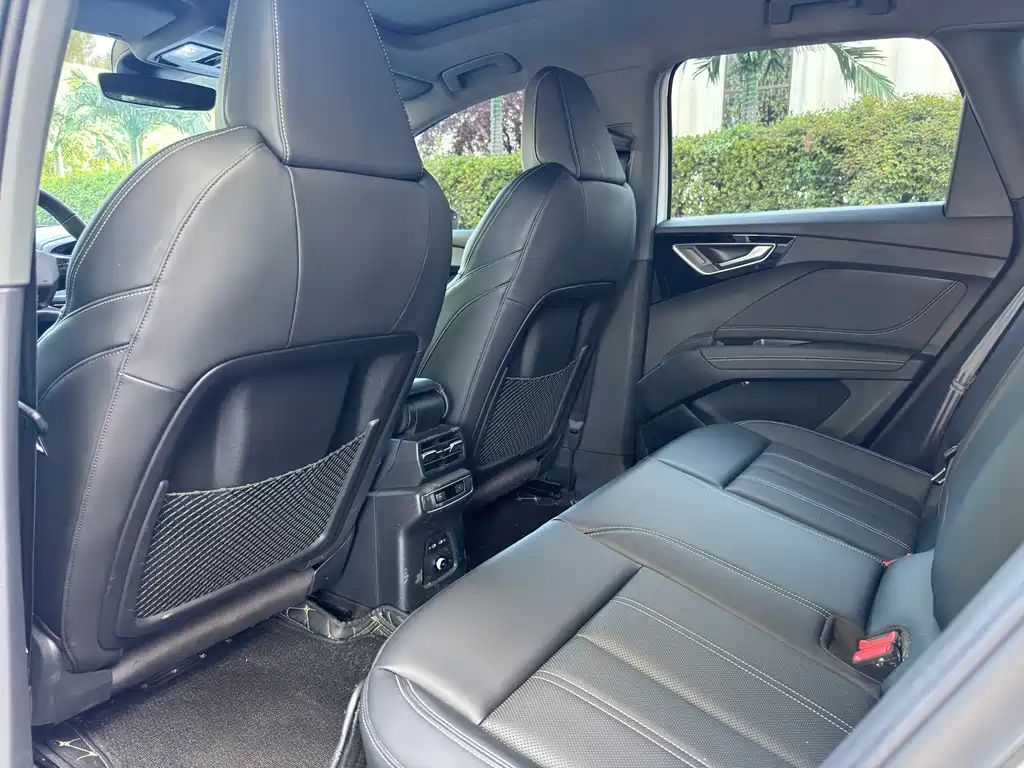 Audi Q4 e-tron — миниатюра 18