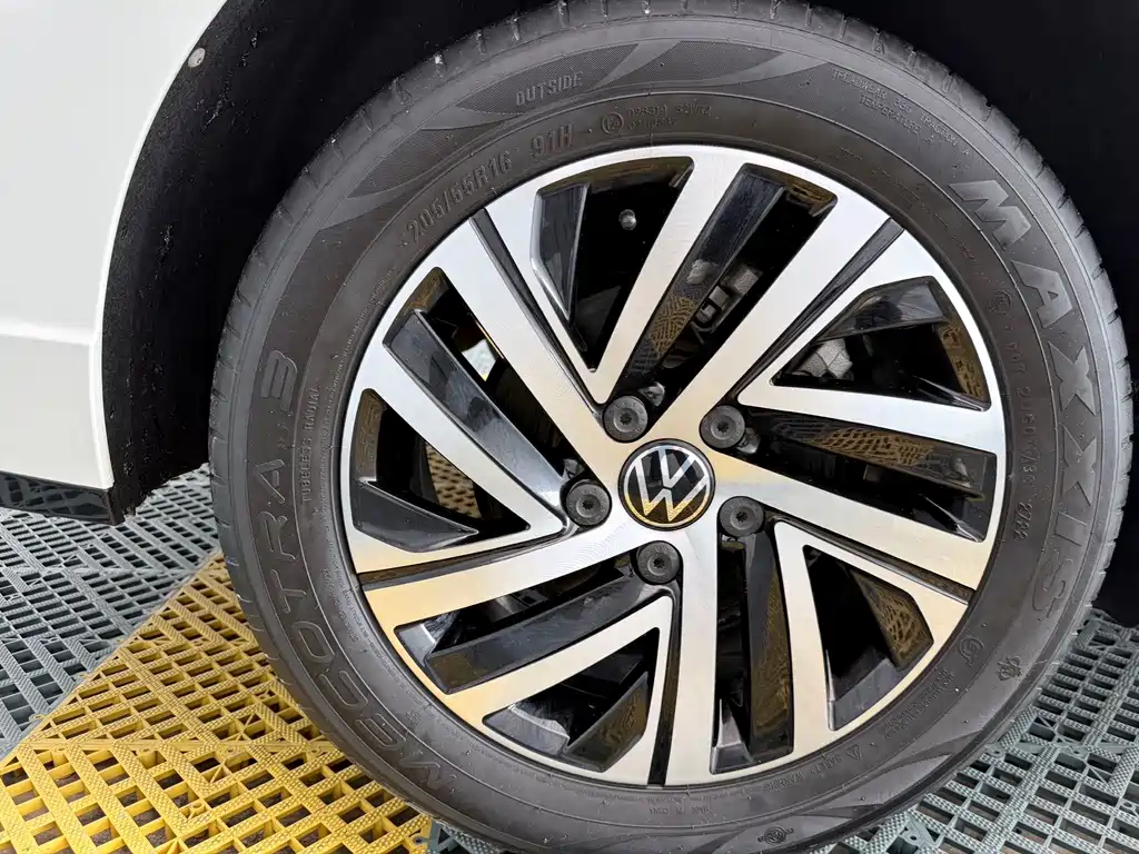 Volkswagen Lavida — миниатюра 9