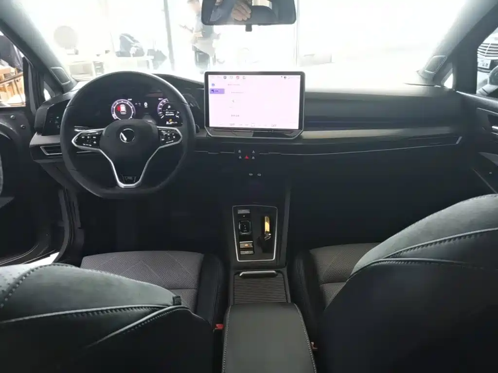 Volkswagen Golf — миниатюра 10
