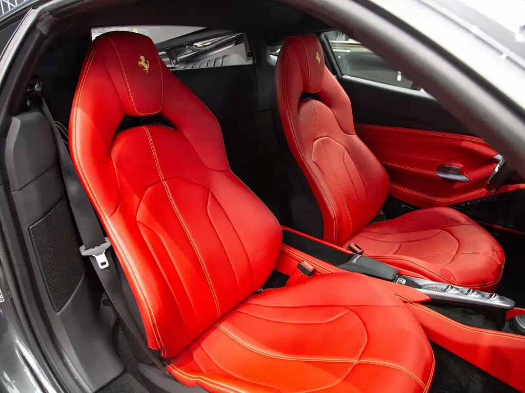 Ferrari F8 — миниатюра 6