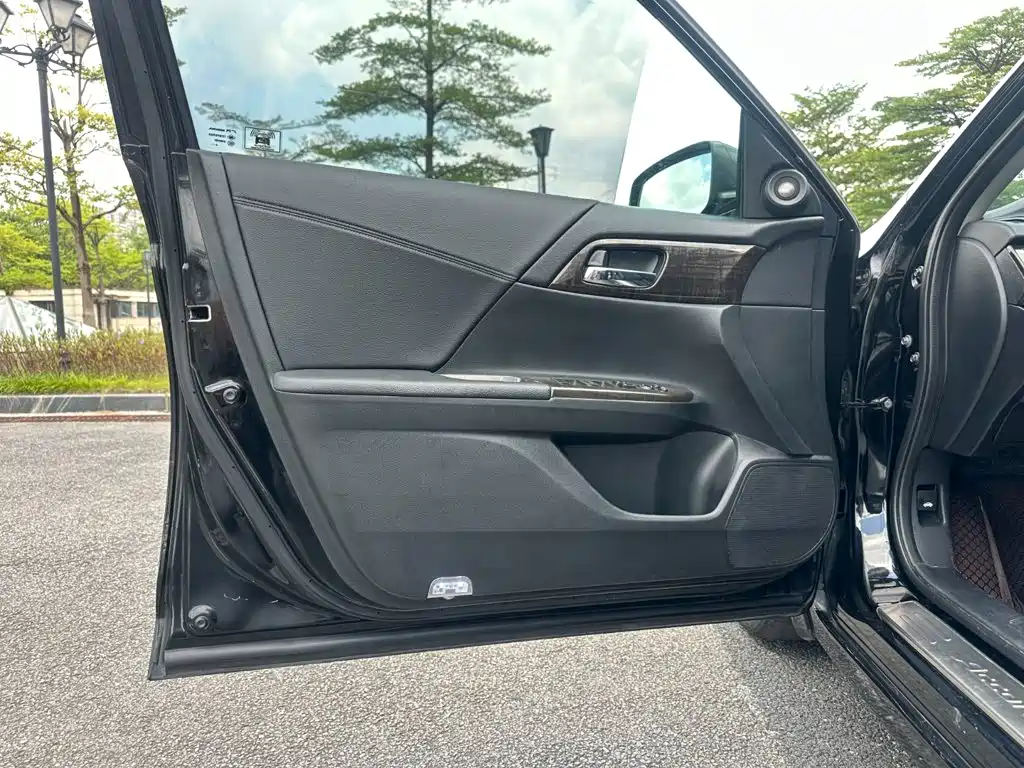 Honda Accord — миниатюра 4