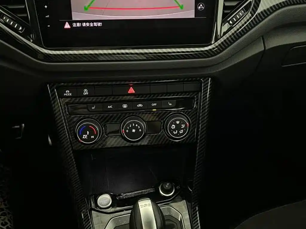 Volkswagen T-Roc — миниатюра 12