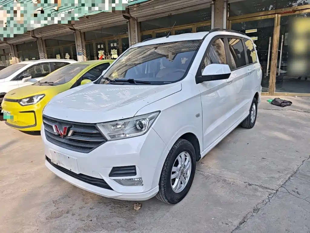 Wuling Hongguang — миниатюра 2