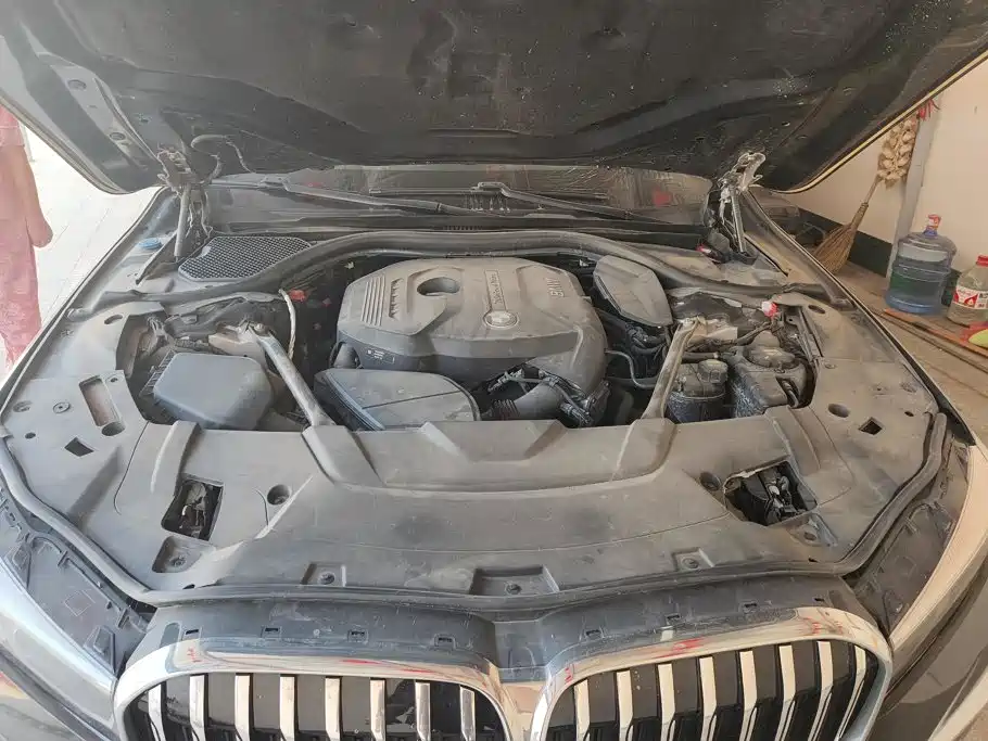 BMW 7 Series — миниатюра 10