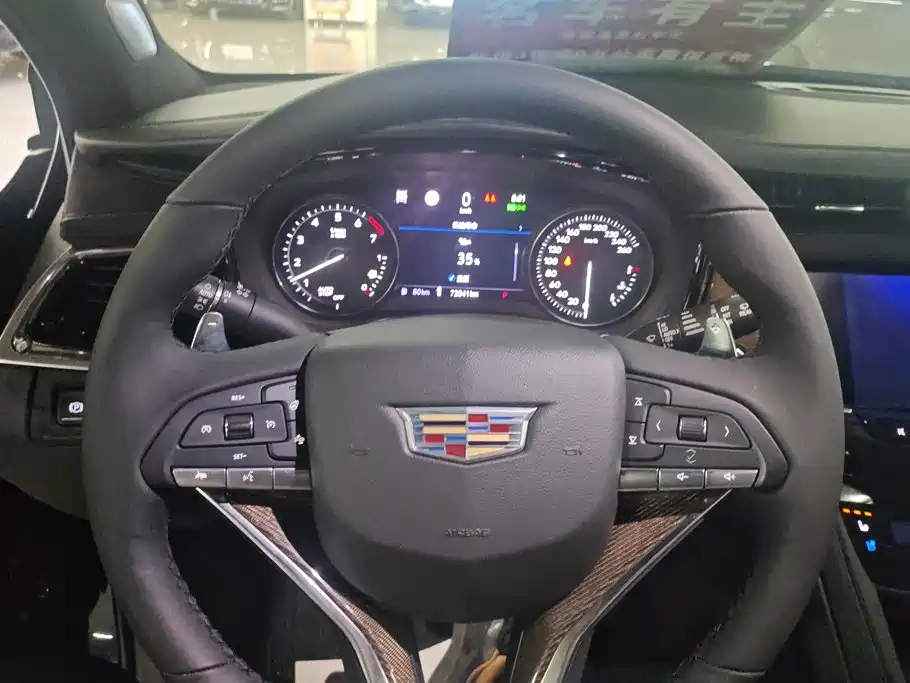 Cadillac XT6 — миниатюра 15