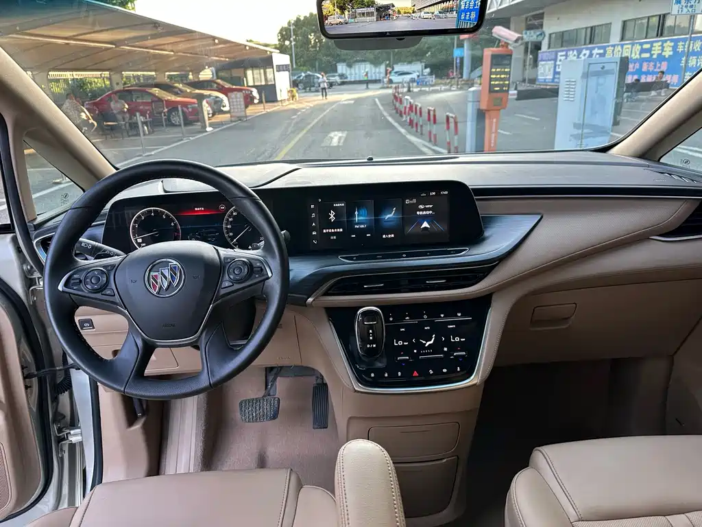 Buick GL8 — миниатюра 7