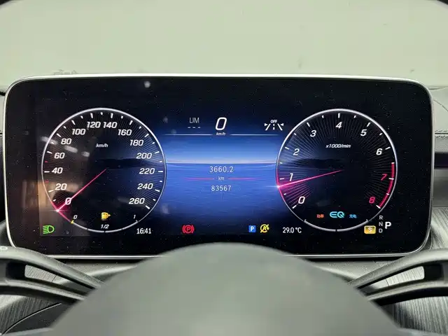 Mercedes-Benz C-Class — миниатюра 6