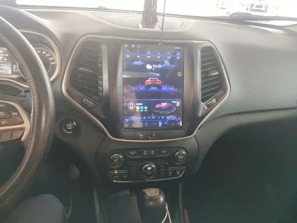 Jeep Cherokee — миниатюра 14