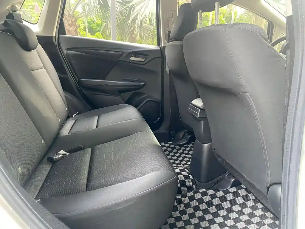 Honda Fit — миниатюра 8