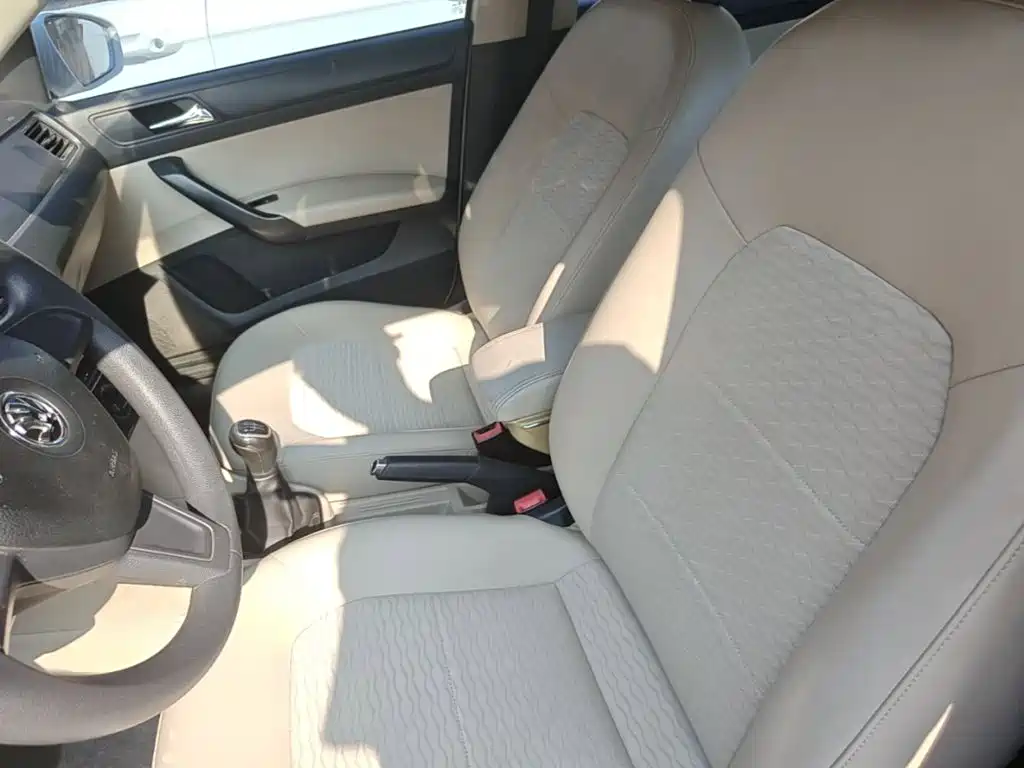 Skoda Rapid — миниатюра 15