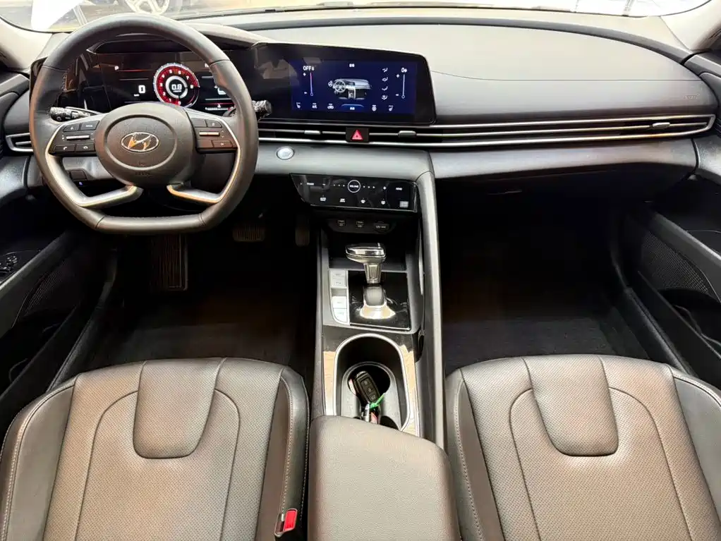 Hyundai Elantra — миниатюра 20