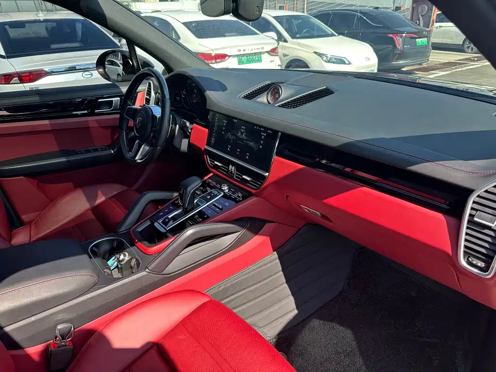 Porsche Cayenne — миниатюра 6
