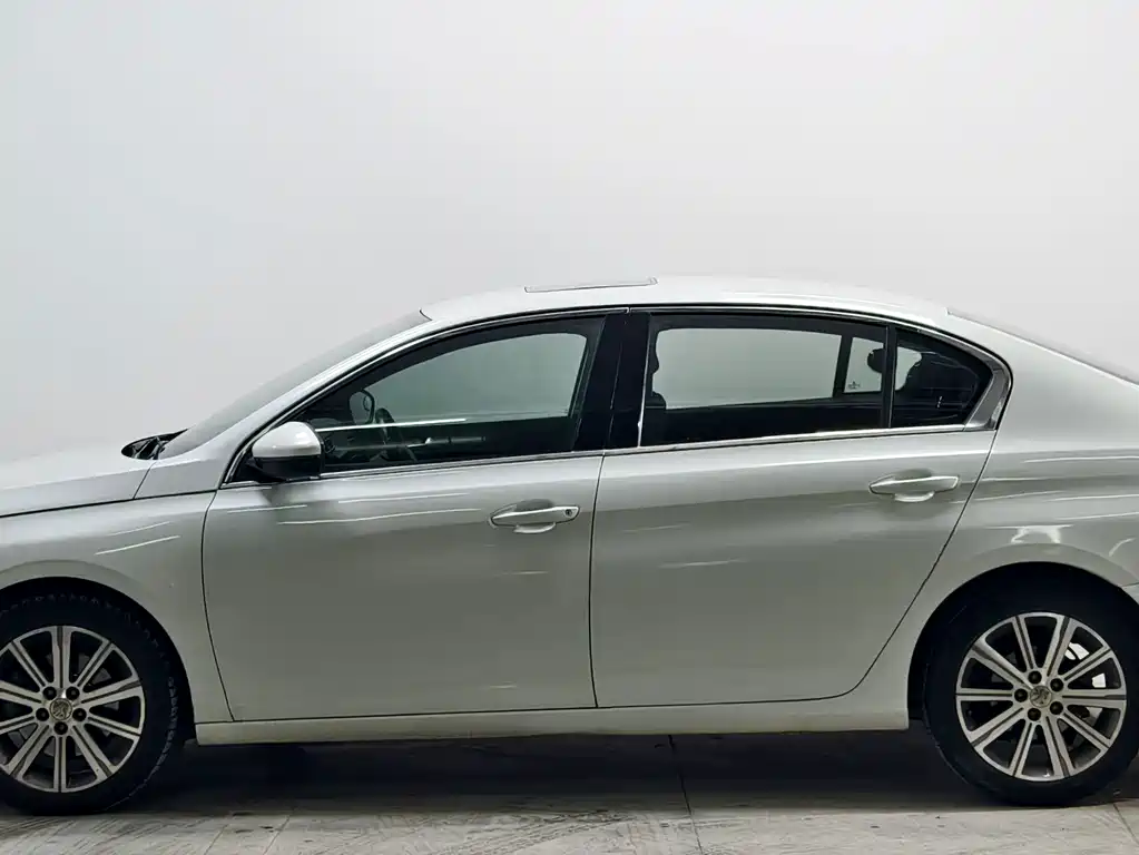 Peugeot 408 — миниатюра 7