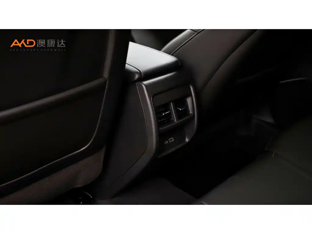 Cadillac XT4 — миниатюра 9