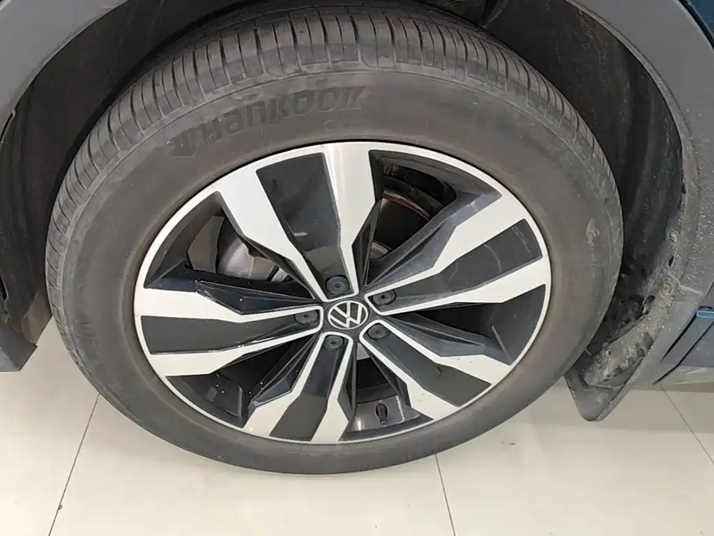 Volkswagen Tiguan L — миниатюра 23