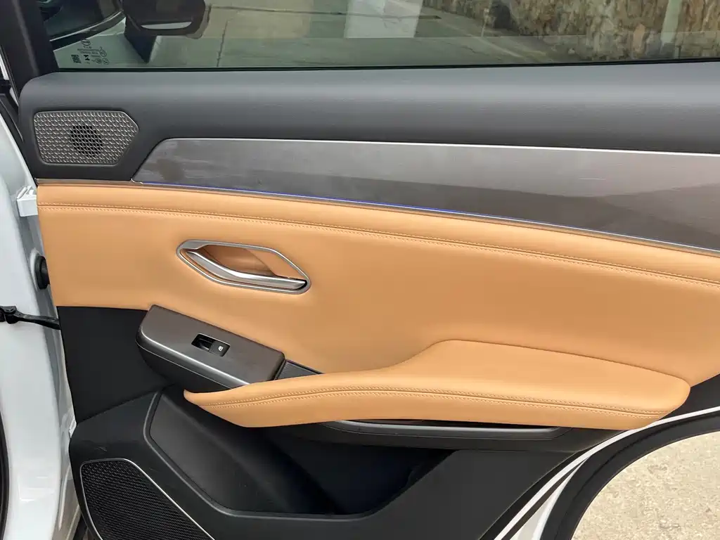 BYD L DM-i — миниатюра 10