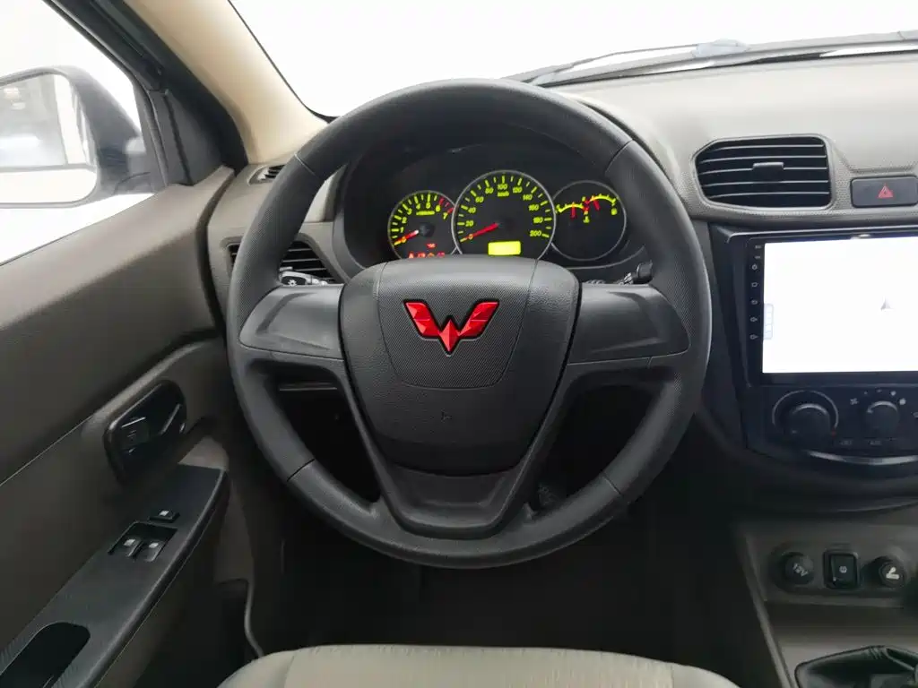 Wuling Hongguang — миниатюра 13