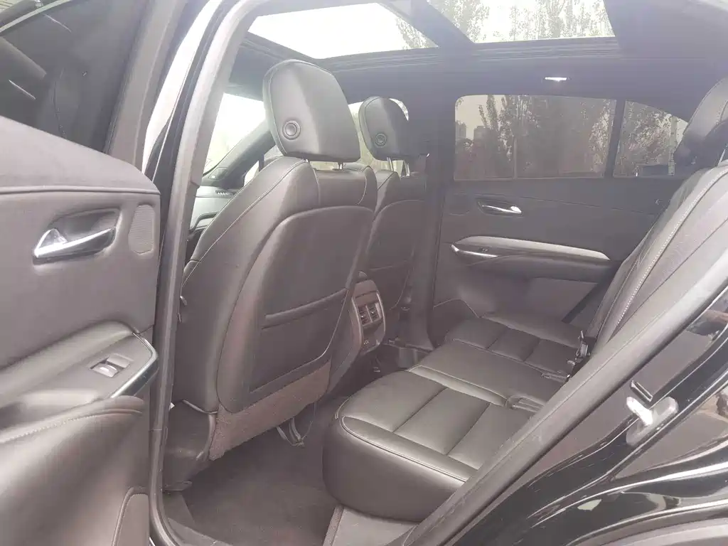 Cadillac XT4 — миниатюра 6